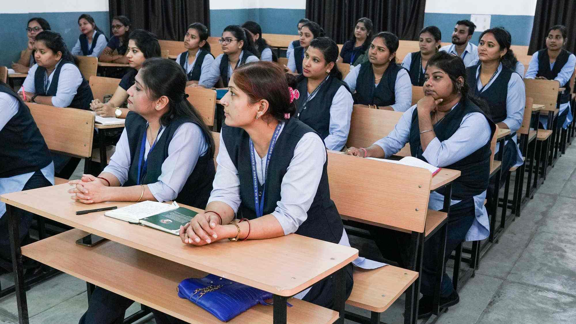 SHRI BADRINATH MAHILA MAHAVIDYALAYA MEDANIPUR SIKANDARPUR KARANDA GHAZIPUR